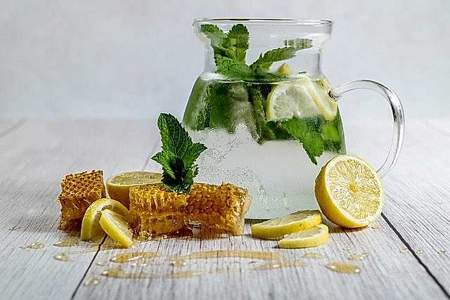 Limonlu-su-icmenin-faydalari